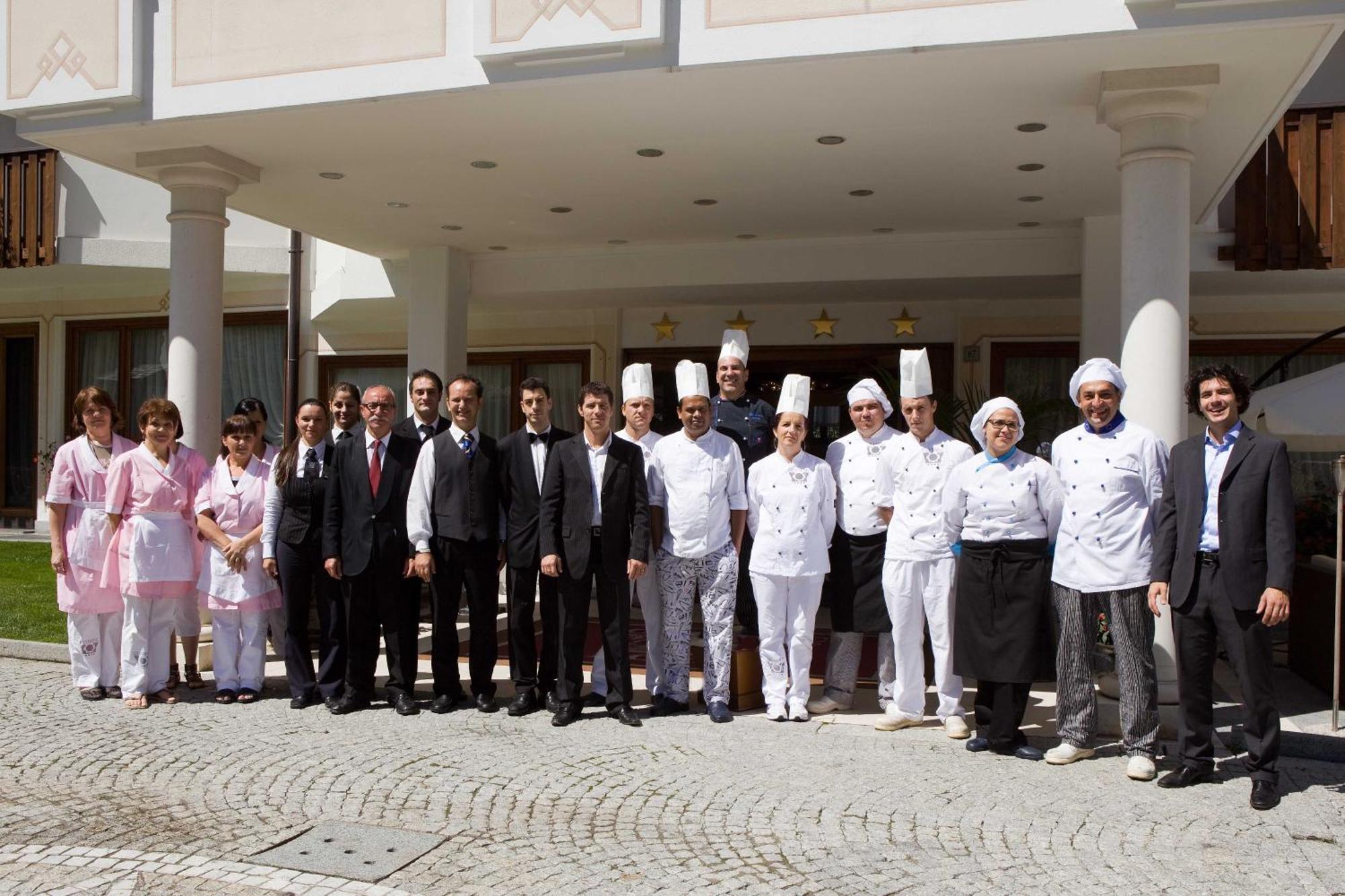 Royal Olympic Hotel Pinzolo Exterior photo