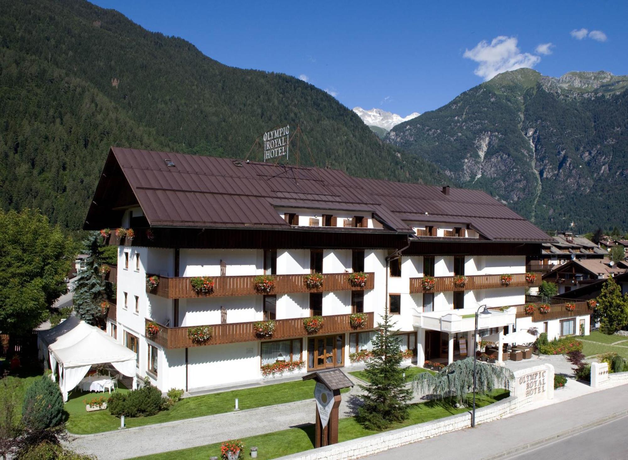 Royal Olympic Hotel Pinzolo Exterior photo
